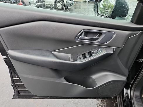 Used 2024 Nissan Rogue S AWD/4WD image 13