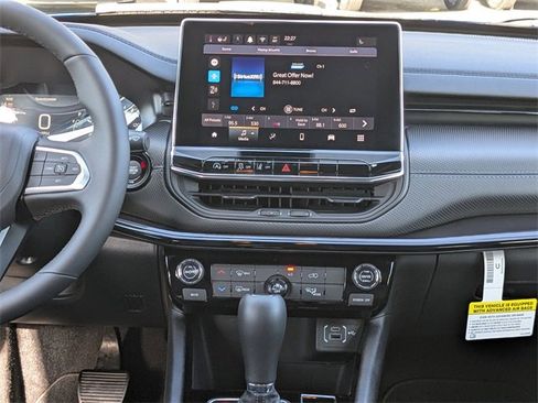 New 2026 Jeep Compass Latitude image 18