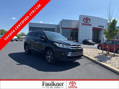Certified 2019 Toyota Highlander LE image 1