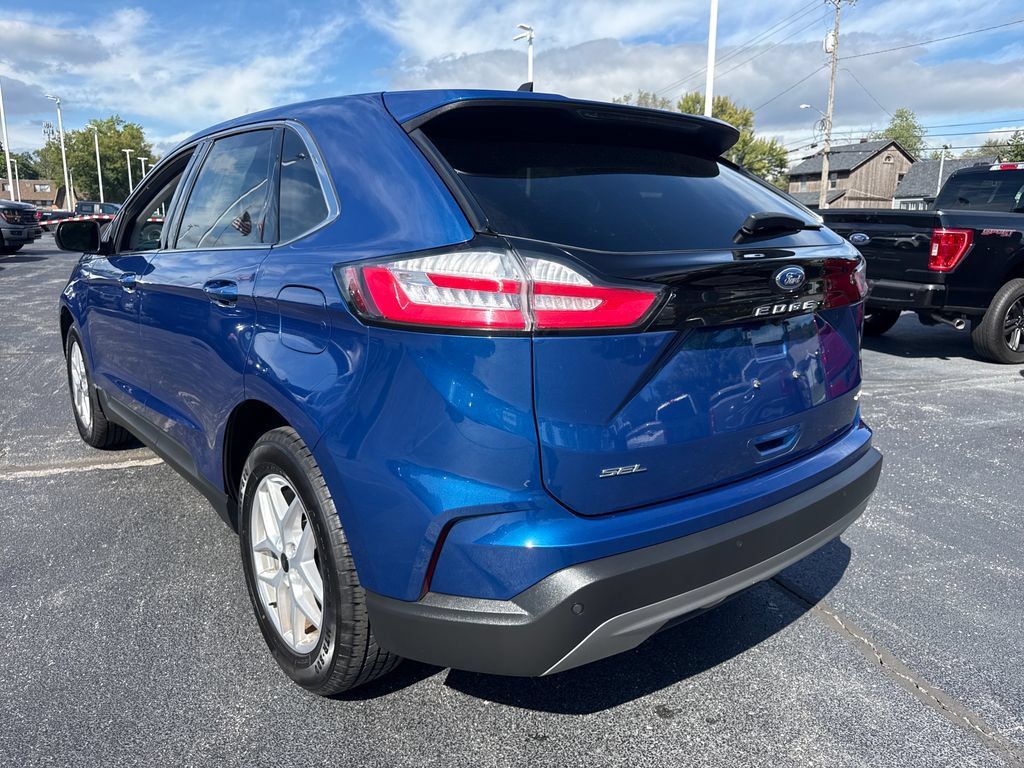 Used 2024 Ford Edge SEL AWD/4WD image 9