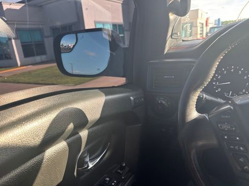 Used 2020 Nissan Titan PRO-4X w/ Pro-4x Convenience Package AWD/4WD image 24