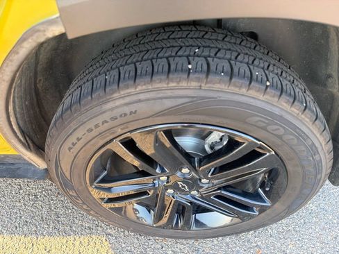 Certified 2024 Chevrolet Trax ACTIV w/ Driver Confidence Package FWD image 24
