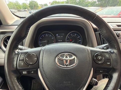 Used 2018 Toyota RAV4 XLE AWD/4WD image 26