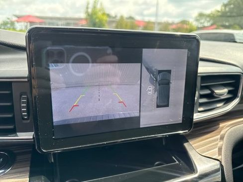 Used 2022 Ford Explorer Limited w/ Equipment Group 301A AWD/4WD image 20