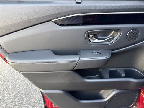 New 2025 Honda Pilot Touring image 29