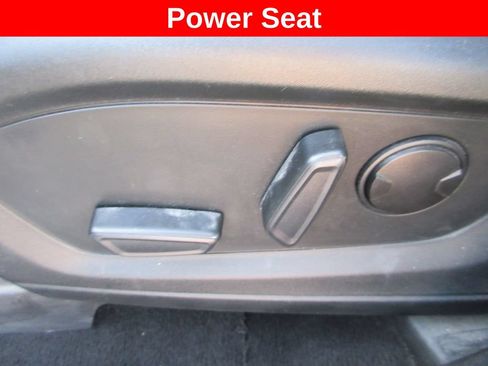 Used 2022 Ford Explorer Limited w/ Equipment Group 301A AWD/4WD image 29