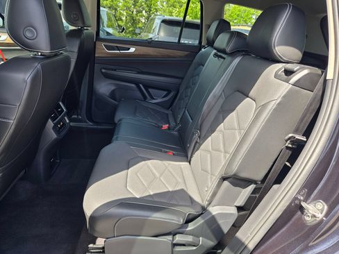 Used 2024 Volkswagen Atlas SE FWD image 31
