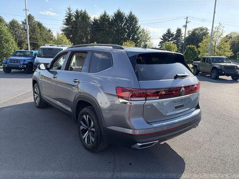 Used 2024 Volkswagen Atlas SE AWD/4WD image 8