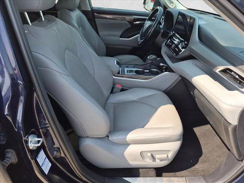 Used 2021 Toyota Highlander Platinum AWD/4WD image 25