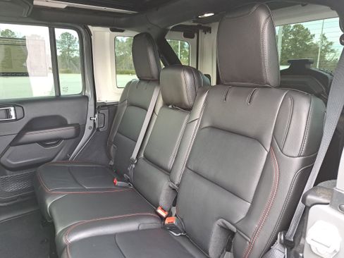 Used 2022 Jeep Wrangler Unlimited Rubicon w/ LED Lighting Group image 13