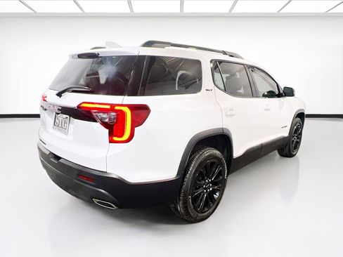 Used 2023 GMC Acadia SLT w/ Elevation Edition image 4