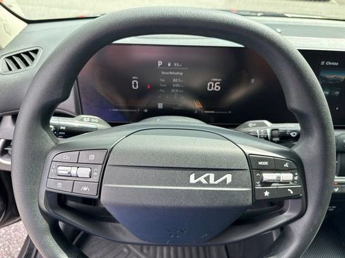 Used 2025 Kia K4 FWD image 29