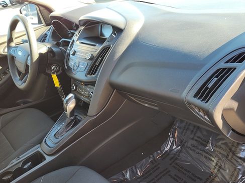 Used 2015 Ford Focus SE image 26