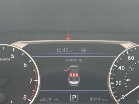 Used 2025 Nissan Sentra SV FWD image 38