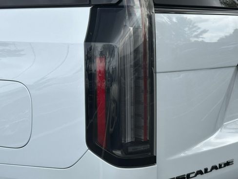 Used 2026 Cadillac Escalade Platinum Sport w/ LPO, ONYX Package AWD/4WD image 15