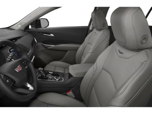 Used 2022 Cadillac XT4 Luxury w/ Cold Weather Package FWD image 12