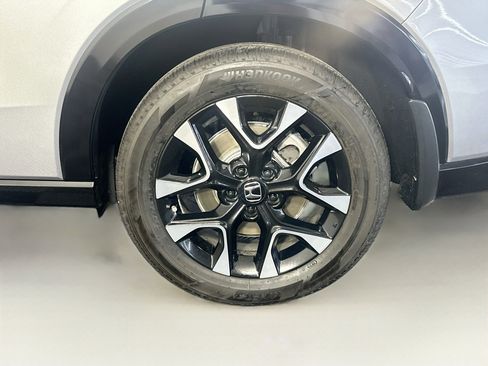 Used 2026 Honda HR-V EX-L image 11