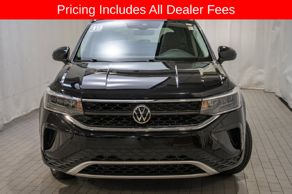 Used 2022 Volkswagen Taos SE w/ IQ.Drive SE Package FWD image 2