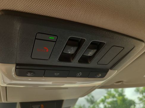 Certified 2023 Nissan Rogue Platinum FWD image 24