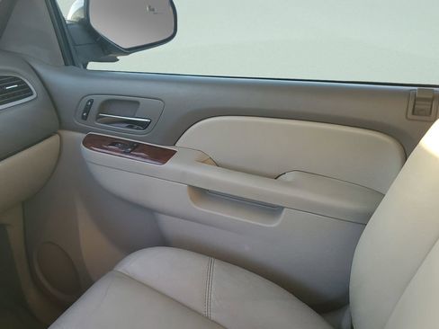 Used 2013 Chevrolet Avalanche LT w/ All-Star Edition image 24