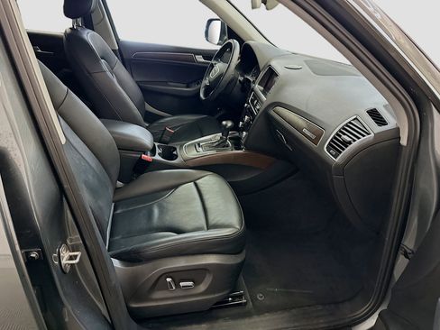 Used 2017 Audi Q5 2.0T Premium image 32