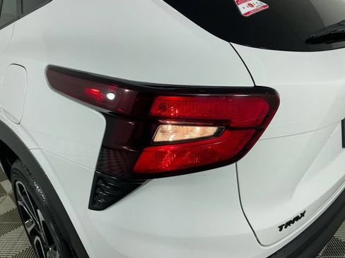 New 2026 Chevrolet Trax RS w/ Sunroof Package FWD image 18