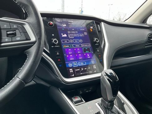 Used 2022 Subaru Outback Premium image 16