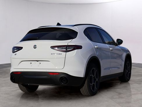 New 2025 Alfa Romeo Stelvio Sprint image 7