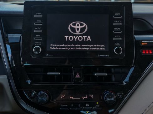 Used 2022 Toyota Camry LE image 28