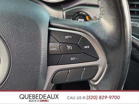Used 2020 Jeep Grand Cherokee Laredo RWD image 13