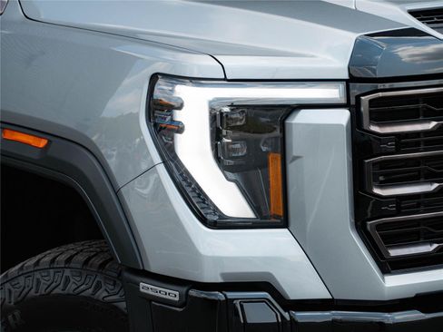 Used 2026 GMC Sierra 2500 AT4X w/ LPO, Black Badging Package AWD/4WD image 39