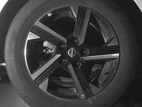 Used 2025 Nissan Sentra SV image 15