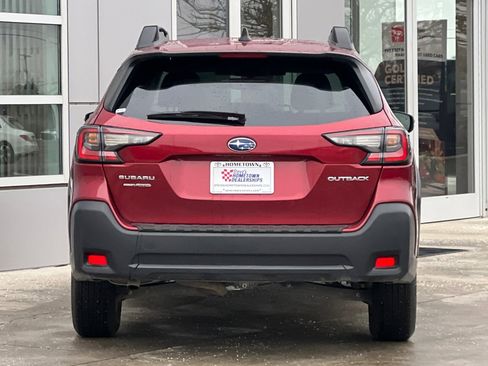 Used 2024 Subaru Outback Premium image 5