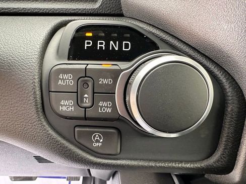 New 2025 RAM 1500 Big Horn AWD/4WD image 24
