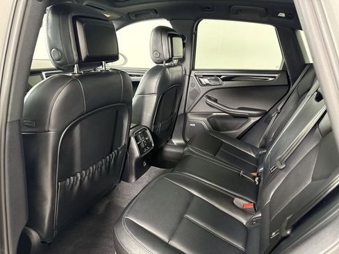 Certified 2023 Porsche Macan S AWD/4WD image 26