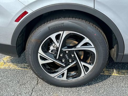 New 2025 Lincoln Nautilus Premier w/ Equipment Group 102A image 17