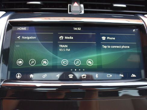 Used 2020 Land Rover Discovery Sport SE AWD/4WD image 27