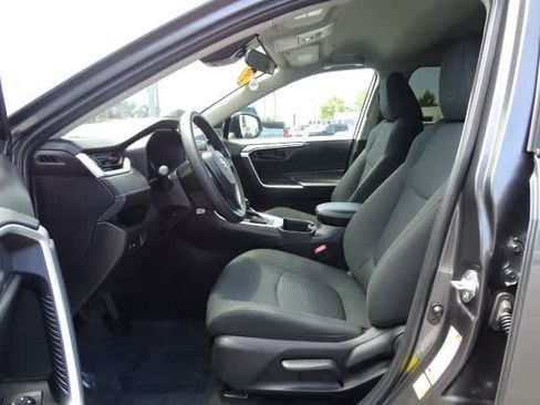 Used 2024 Toyota RAV4 LE FWD image 18