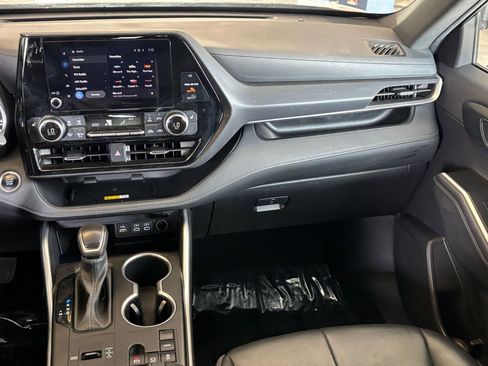 Used 2024 Toyota Highlander XSE image 38