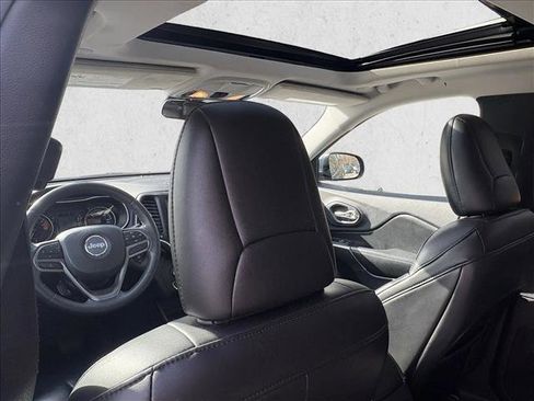 Used 2020 Jeep Cherokee Latitude Plus image 11