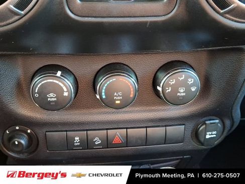 Used 2018 Jeep Wrangler Unlimited Sport S AWD/4WD image 18
