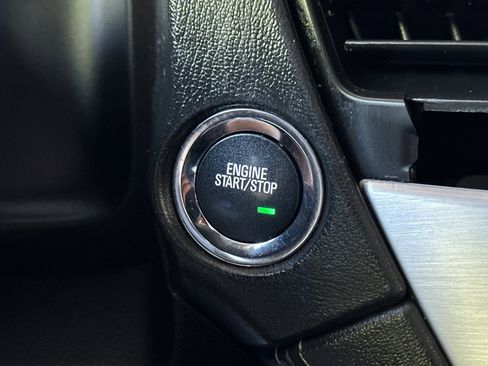 Used 2017 GMC Yukon SLT image 26