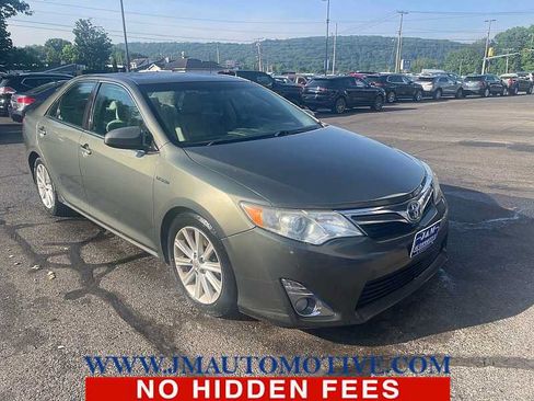 Used 2013 Toyota Camry XLE w/ Convenience Pkg FWD image 1