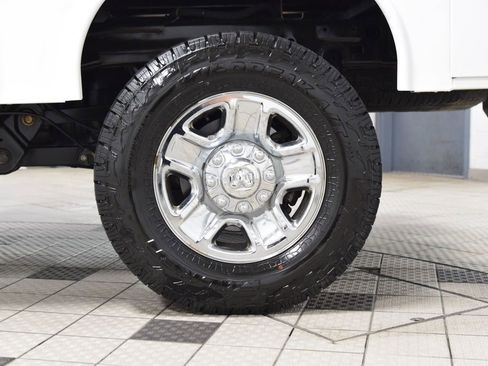 Used 2022 RAM 2500 Tradesman w/ Chrome Appearance Group AWD/4WD image 18