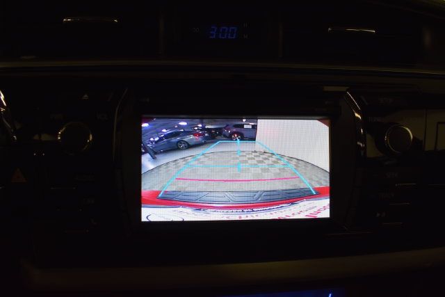 Used 2014 Toyota Corolla LE FWD image 19