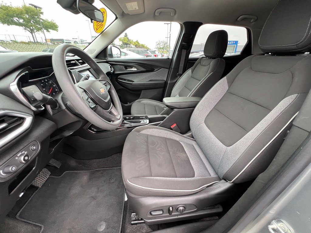 Used 2023 Chevrolet TrailBlazer LT FWD image 19