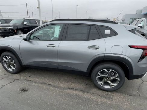 New 2026 Chevrolet Trax LT w/ Driver Confidence Package image 7