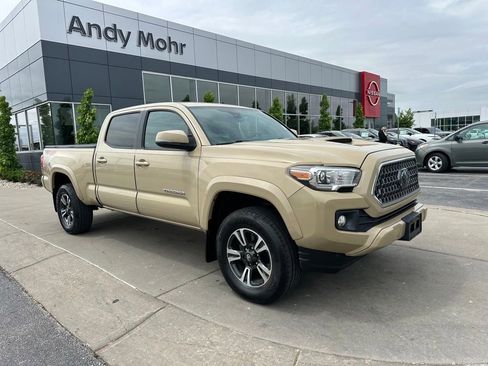 Used 2018 Toyota Tacoma TRD Sport AWD/4WD image 1