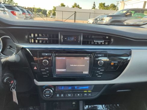 Used 2016 Toyota Corolla LE FWD image 15