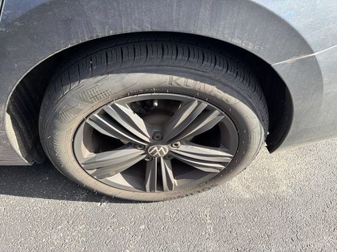 Used 2023 Volkswagen Jetta SE w/ Black Wheel Package FWD image 4